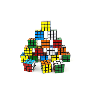 কিভাবে নতুনদের জন্য একটি 3x3x3 চৌম্বকীয় গতি ঘনক সমাধান করবেন?